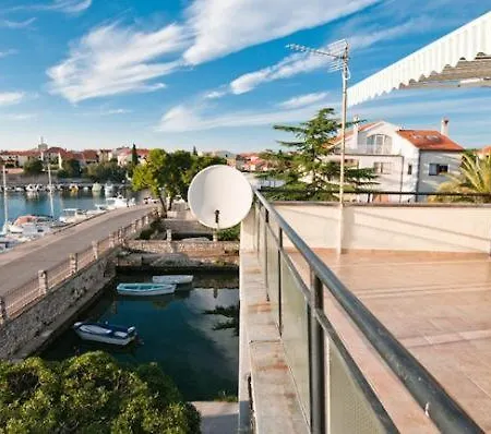 Apartamento Amazing Seaview With A Balcony Near The - Kneza Trpimira I