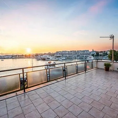 Apartment Amazing Seaview With A Balcony Near The - Kneza Trpimira I *